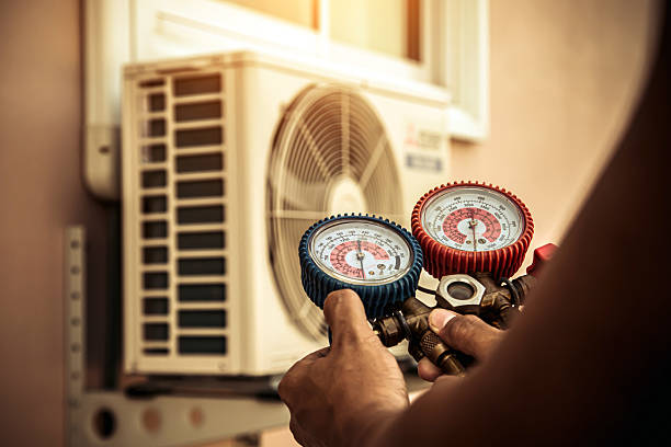 Professional Hvac technician working in Slinger, WI